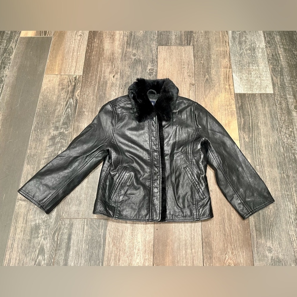 Gap 100% leather Girls Size Small 5-6 Black 100%  & Faux Fur Collar Jacket